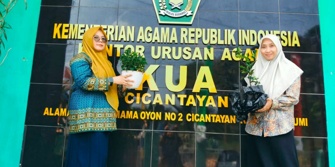 Tanam Pohon, Tanam Kebaikan: Bimwin KUA Cicantayan Dorong Kepedulian Lingkungan