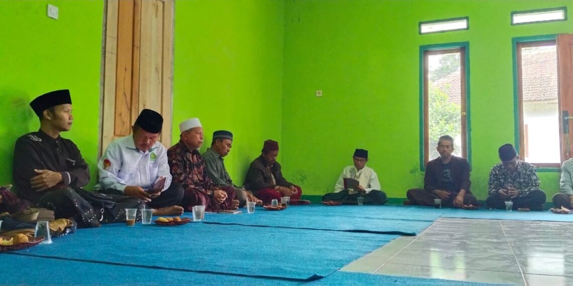 Penyuluh KUA Ciemas Perkuat Pembinaan Akhlak melalui Pengajian Syahriyahan