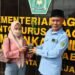 Calon Pengantin KUA Kabandungan Serahkan Benih Pohon, Perkuat Nilai Ekoteologi dalam Bimbingan Perkawinan