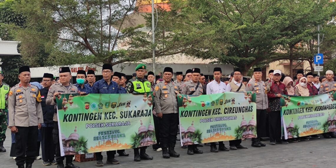 KUA Sukaraja Gabung Kontingen Kecamatan Sukaraja Semarakkan Pawai Festival Religi Prima 2026