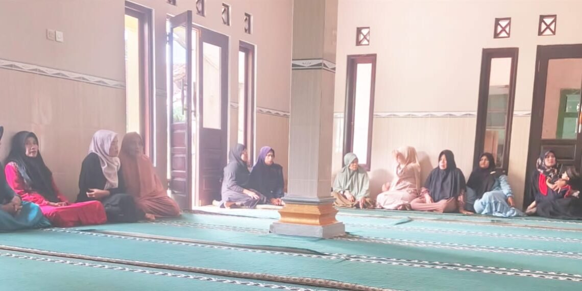 Penyuluh KUA Lengkong Perkuat Pembinaan Keagamaan melalui Gema Zikir dan Selawat
