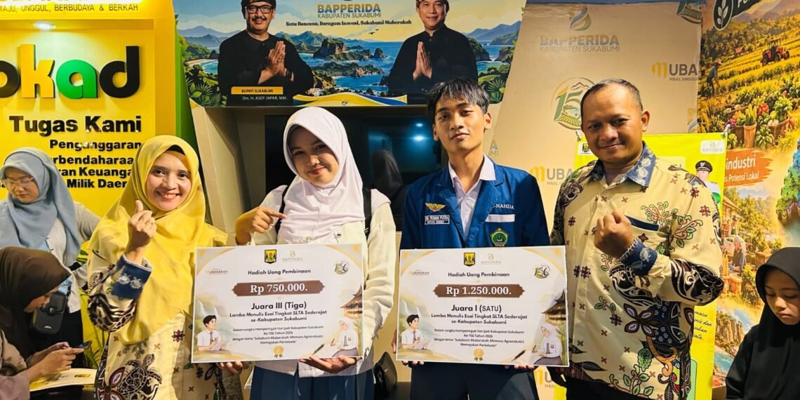 Dua Siswa MAN 3 Sukabumi Raih Juara Lomba Esai HJKS, Buktikan Keberanian Berkarya dalam Waktu Singkat
