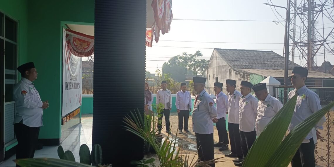 Awali Pekan dengan Disiplin dan Evaluasi, KUA Nagrak Gelar Apel Senin Pagi
