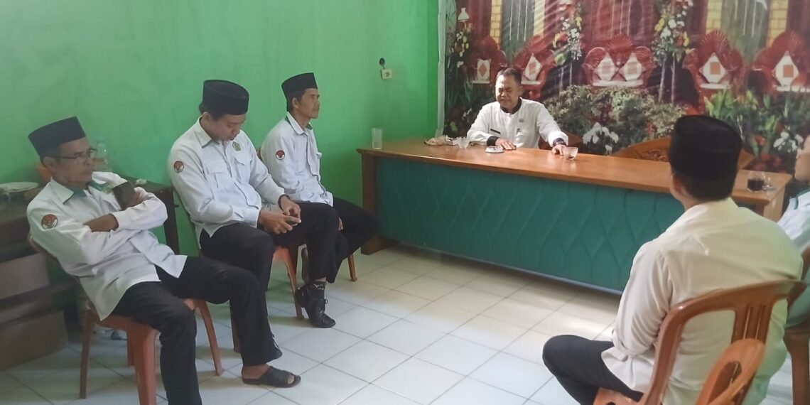 Rapat Internal KUA Cibitung Evaluasi Kinerja dan Persiapan Program Kerja