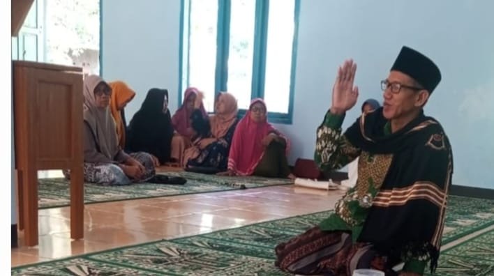 Penghulu KUA Ciracap Berikan Bimbingan Syariah melalui Pengajian Majelis Taklim