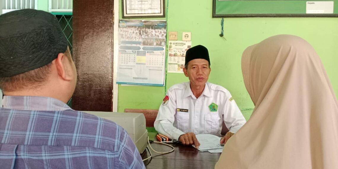 KUA Ciracap Hadirkan Layanan Konsultasi untuk Persiapan Administrasi Nikah