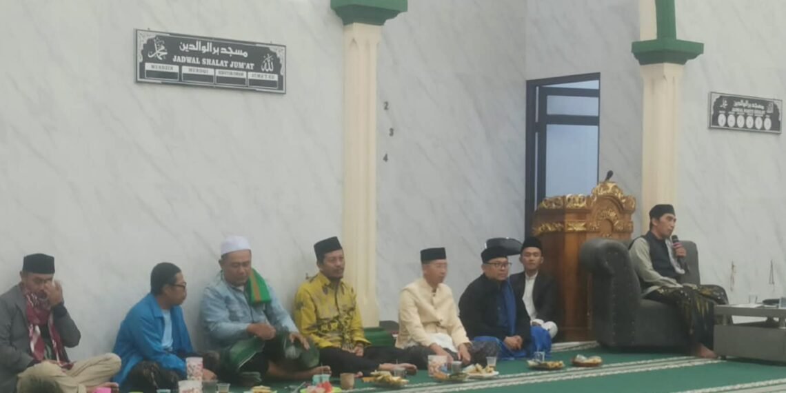 Penyuluh KUA Lengkong Sampaikan Pesan Maulid, Perkuat Cinta kepada Allah dan Rasul-Nya