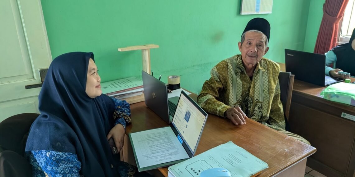 Penyuluh KUA Cicantayan Berikan Konsultasi Legalisasi Tanah Wakaf