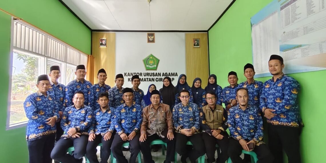 Kasi Bimas Islam Bersama Tim Laksanakan Supervisi di KUA Ciracap