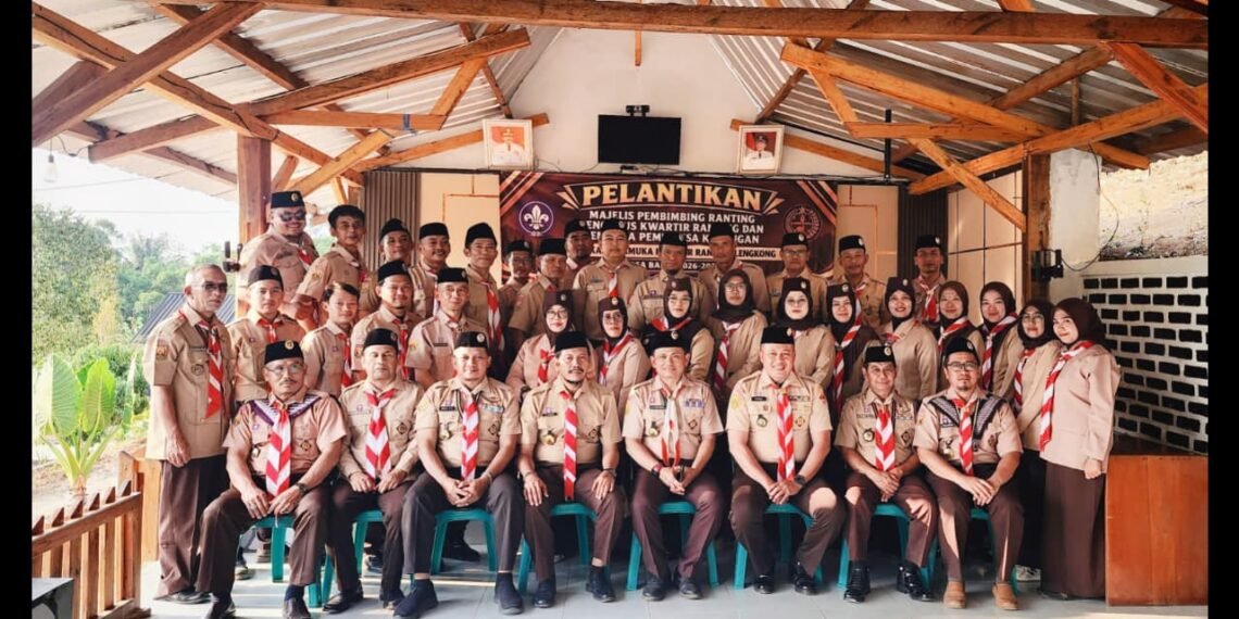 Penghulu KUA Lengkong Bacakan Doa pada Pelantikan Pengurus Gerakan Pramuka