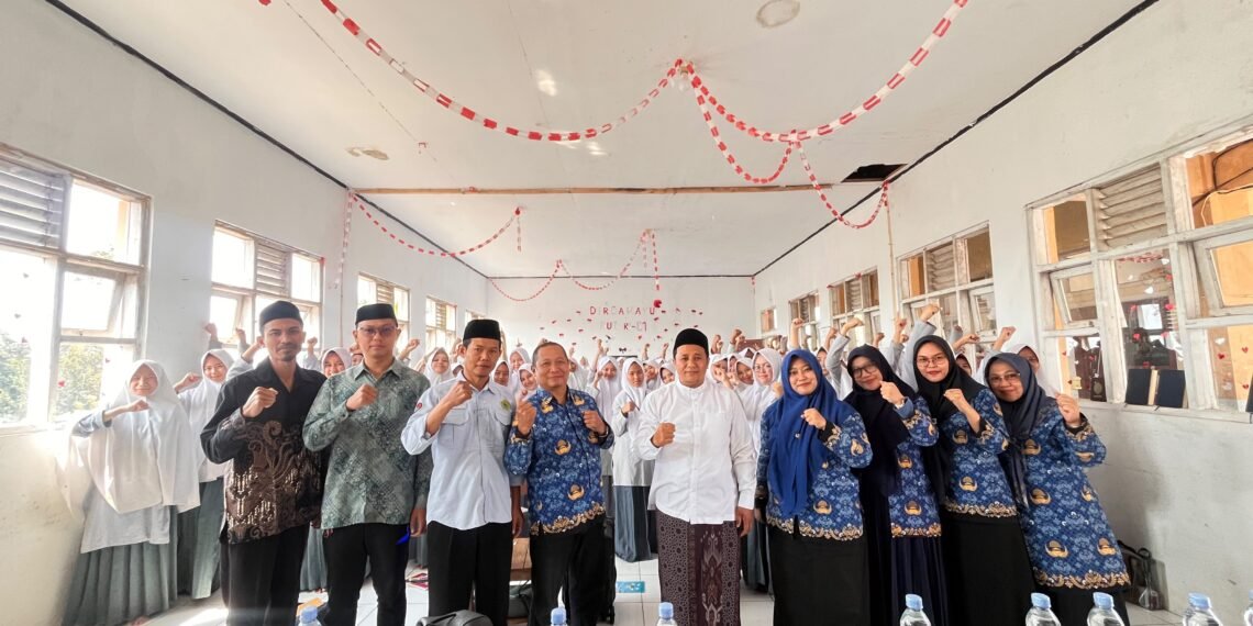 Penyuluh KUA Caringin Laksanakan BRUS, Perkuat Karakter Remaja dan Cegah Perkawinan Anak