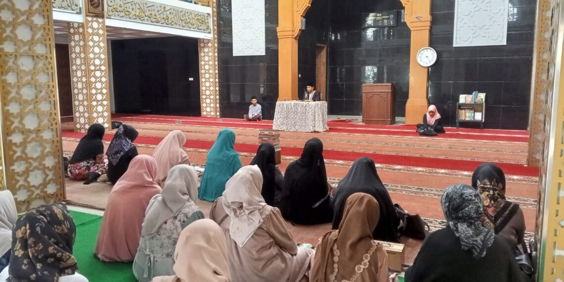 Penyuluh KUA Sukalarang Bahas Tiga Amalan Sederhana dengan Pahala Besar