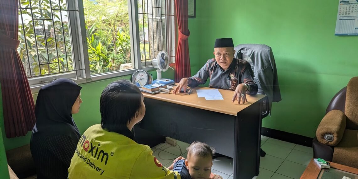 Kepala KUA Cicantayan Berikan Bimbingan dan Konseling Keluarga Sakinah, Perkuat Ketahanan Keluarga