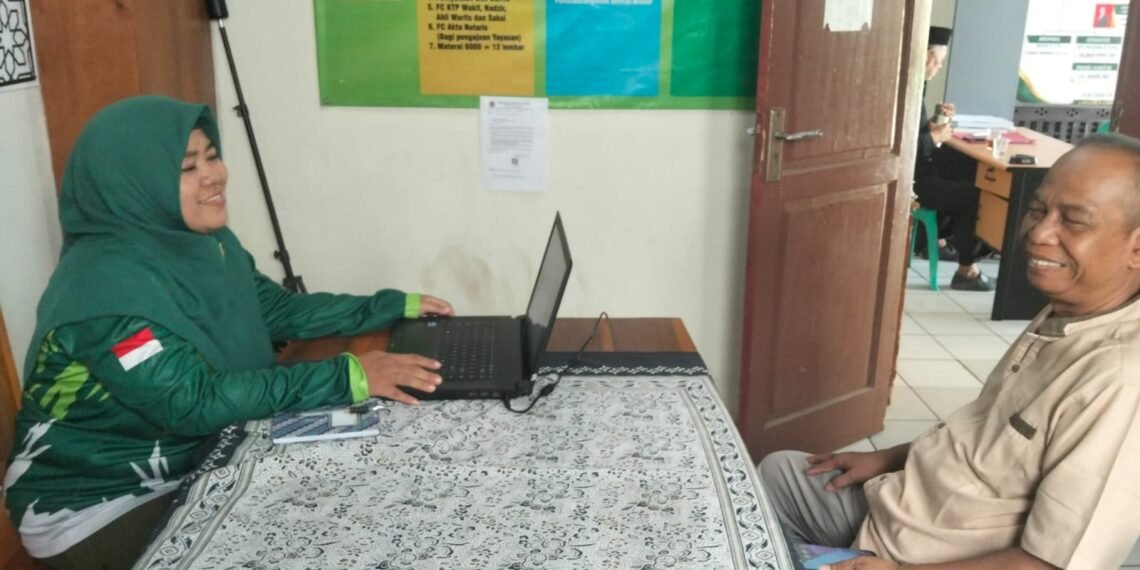 Penyuluh KUA Cisolok Dampingi Pengajuan Pengganti Akta Ikrar Wakaf Masjid Jamie Nurul Amal