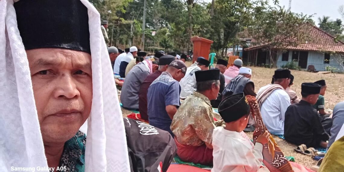 KUA Waluran Bersama Forkopimcam dan Tokoh Masyarakat Laksanakan Salat Istisqa