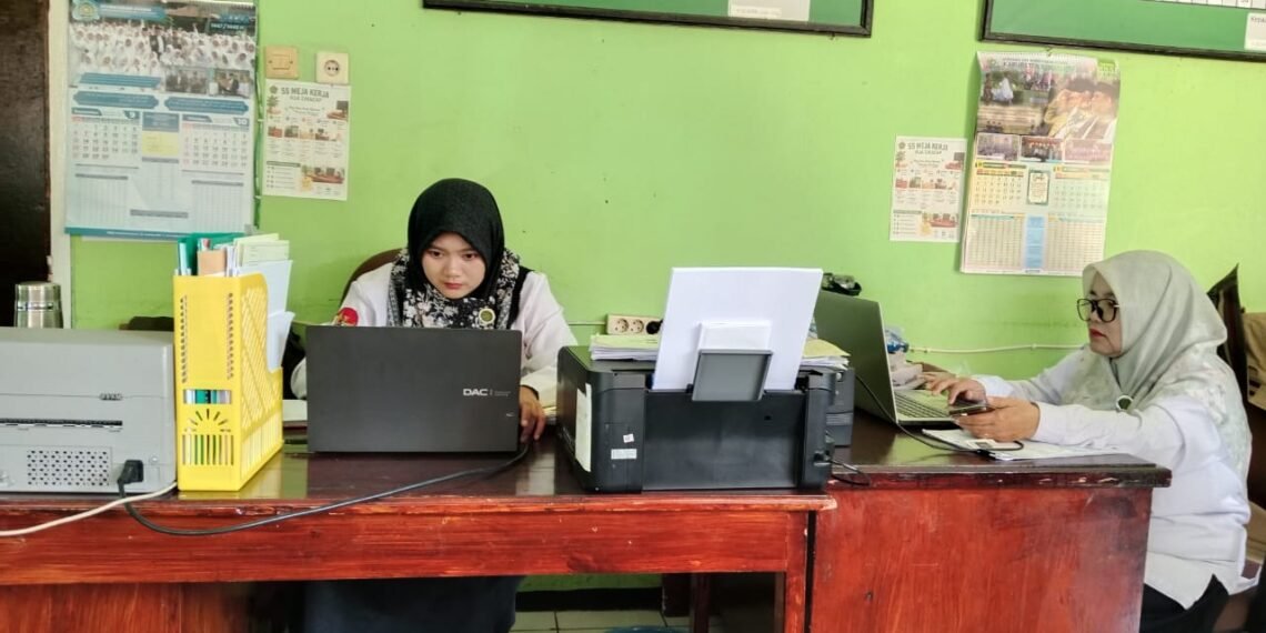 Dari Berkas hingga SIMKAH, PLO KUA Ciracap Menata Administrasi Pernikahan