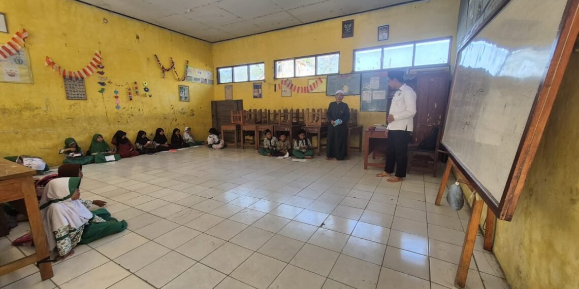 Penyuluh KUA Cibitung Perkuat Pembelajaran Tahsin melalui Program BTQ di MDTU Az-Zahra