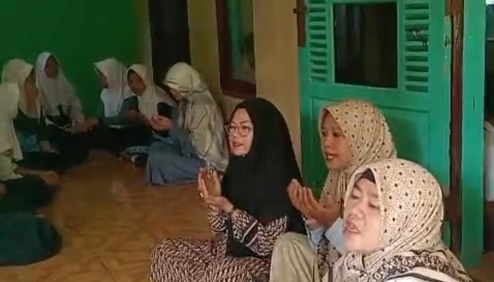 Penyuluh KUA Cisolok Dampingi Program Guru Ngaji Masuk Sekolah di SMPN 1 Cisolok