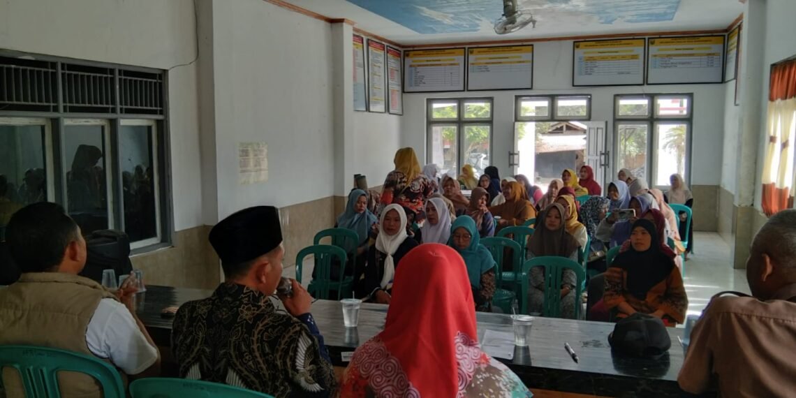 Penyuluh KUA Ciracap Perkuat Koordinasi Persiapan Hari Santri di Desa Gunungbatu