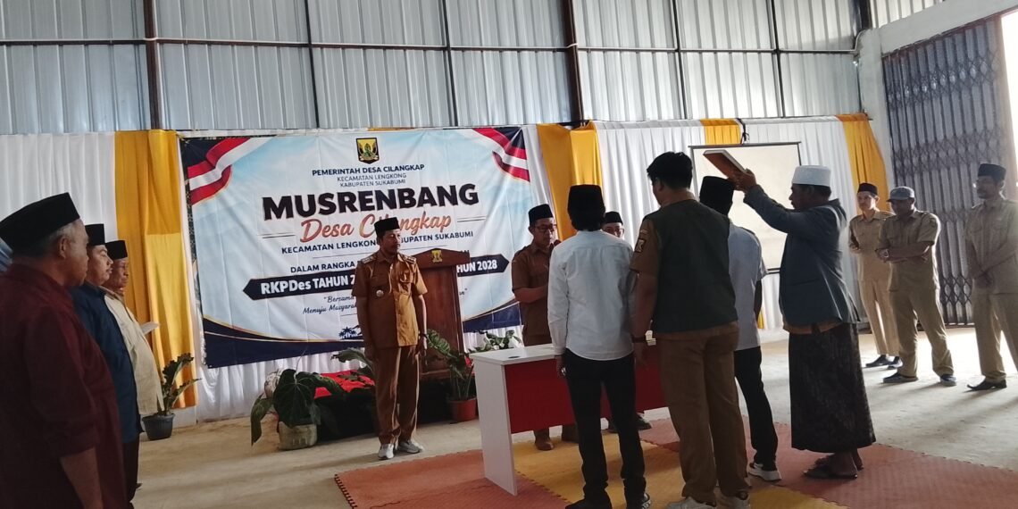 Penyuluh KUA Lengkong Hadiri Pelantikan Kepala Dusun dan Musrenbang di Desa Binaan