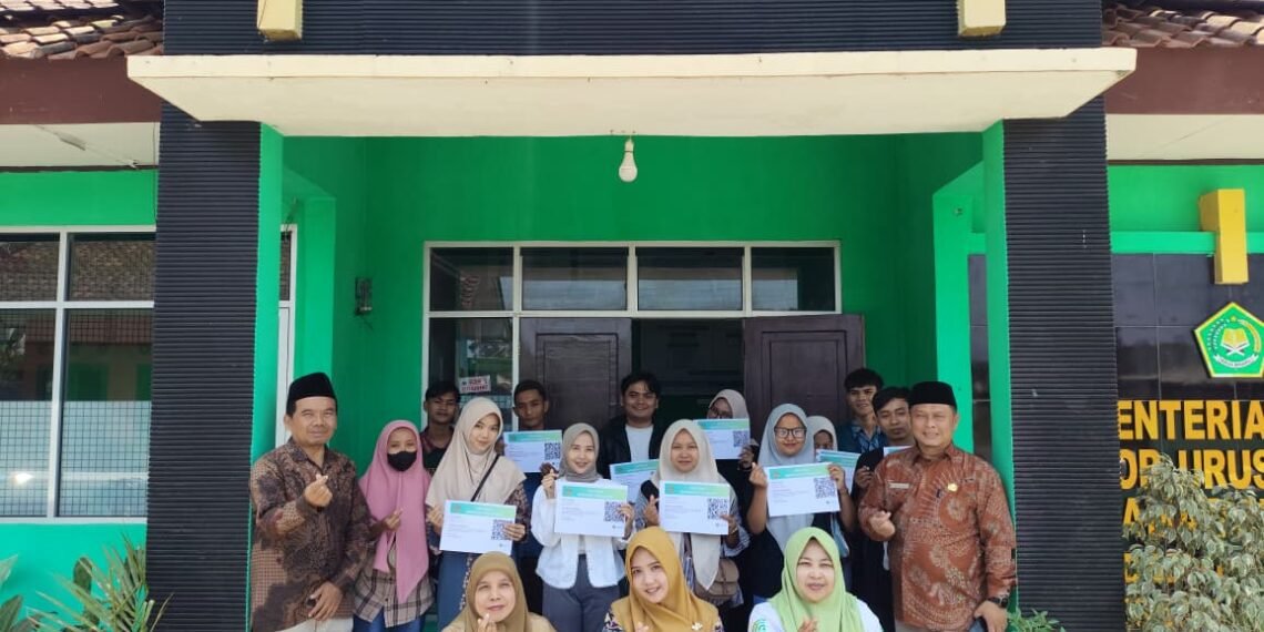 KUA Nagrak dan DP3AKB Abadikan Sinergi Bersama Peserta Bimwin