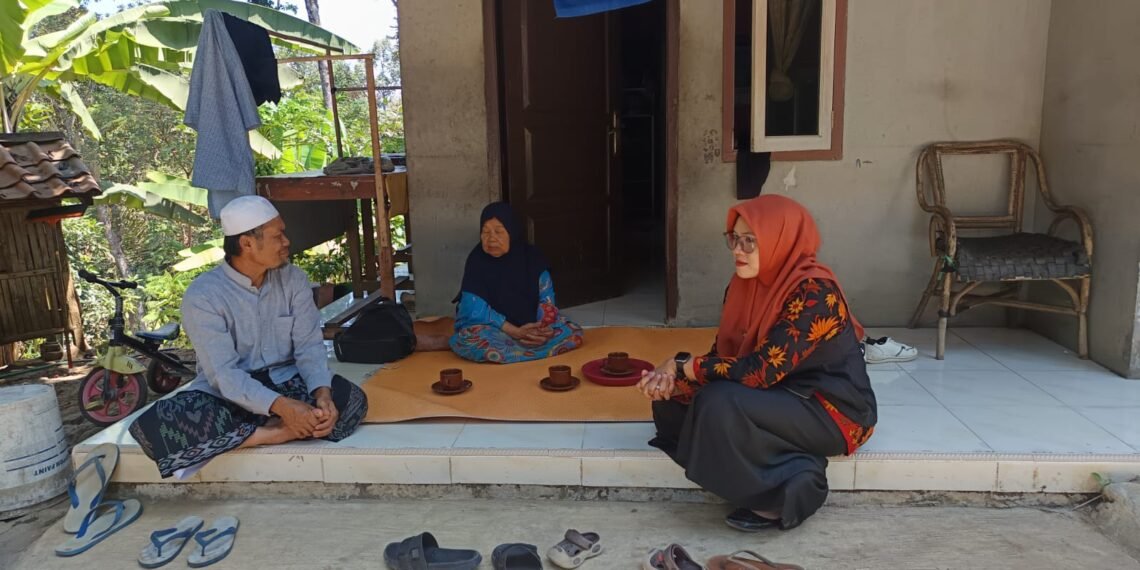 Hadir di Tengah Warga, Penyuluh KUA Cikakak Berikan Pelayanan Informasi melalui Kunjungan Langsung