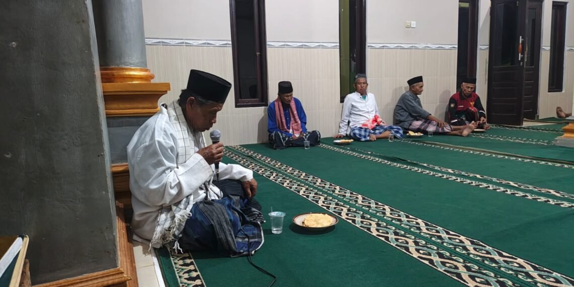 Penyuluh KUA Lengkong Ajak Jamaah MT Baiturrahim Teladani Perjuangan demi Agama dan Bangsa