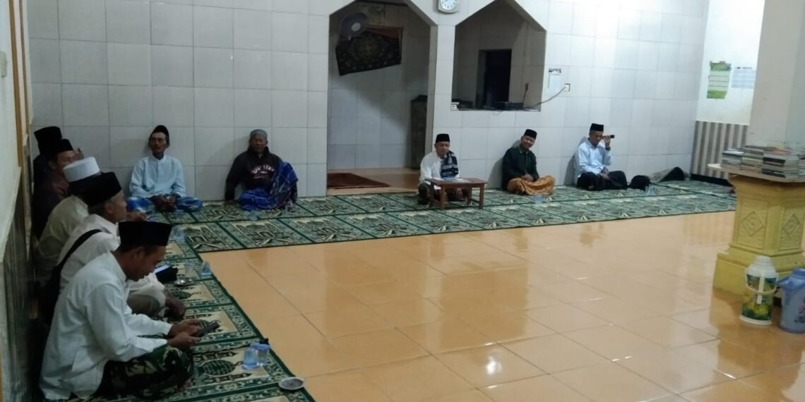 Syahriyahan di Cijemblong, Penyuluh KUA Ciracap Sampaikan Keutamaan Shalat Berjamaah