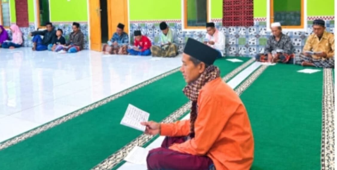 Penghulu KUA Ciracap Pimpin Istighosah dan Yasinan Warga Selagading
