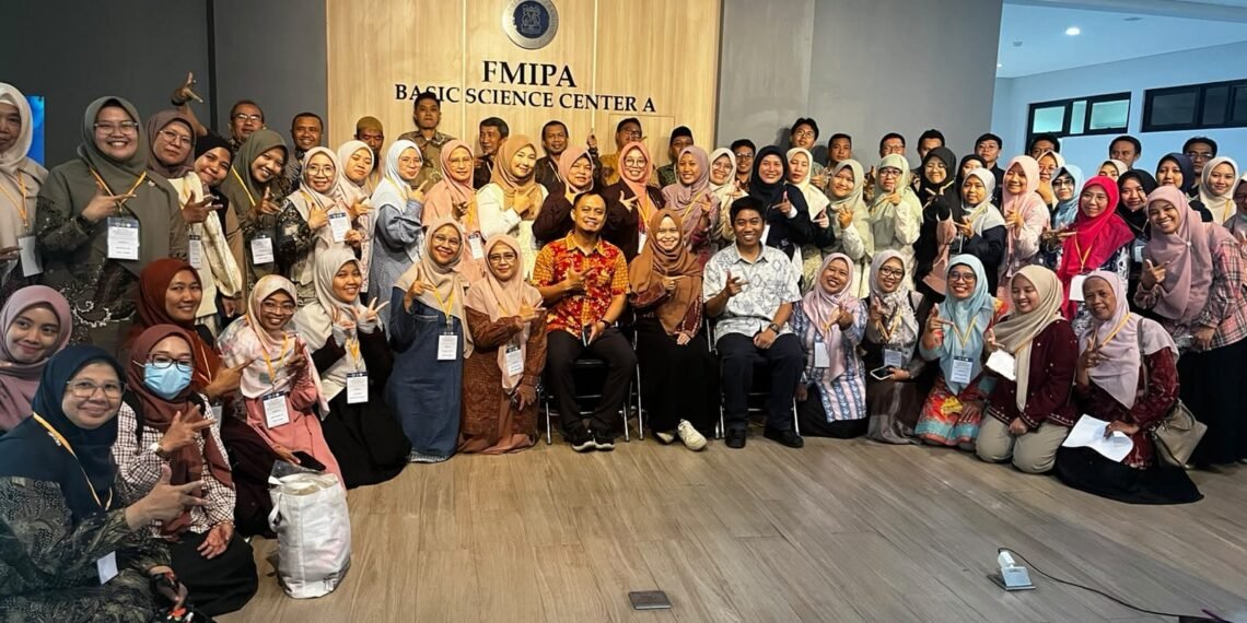 Guru Fisika MAN 2 Sukabumi Ikuti Pelatihan Praktikum Berbasis Mikrokontroler di ITB
