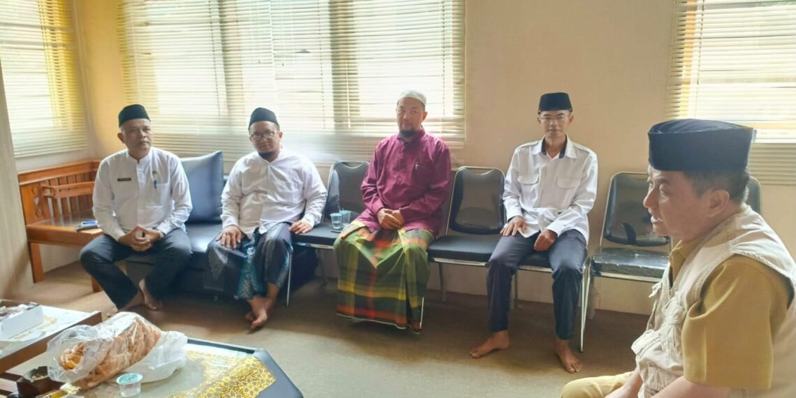 KUA Cicantayan Bersama Pemerintah Kecamatan dan FPP Matangkan Persiapan Hari Santri