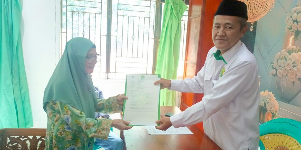 KUA Cikidang Proses Ikrar Wakaf Tanah 450 Meter Persegi untuk Sarana Agama dan Pendidikan