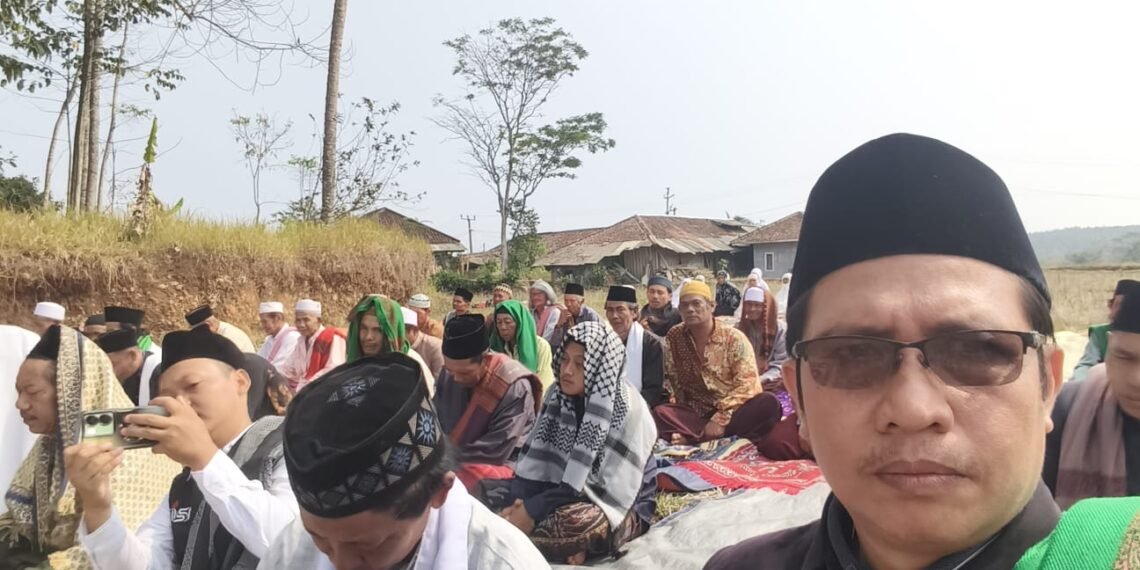 Kepala KUA Curugkembar Pimpin Salat Istisqa di Kampung Harempoy