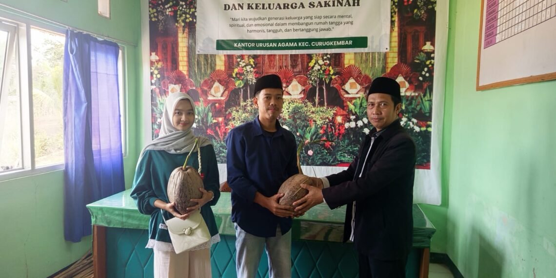 KUA Curugkembar Dorong Kepedulian Lingkungan melalui Program PEPELING