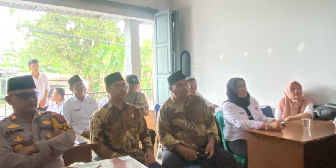 Pegawai KUA Cidahu Hadiri Nobar Film Sejarah G30S/PKI di Aula Kecamatan