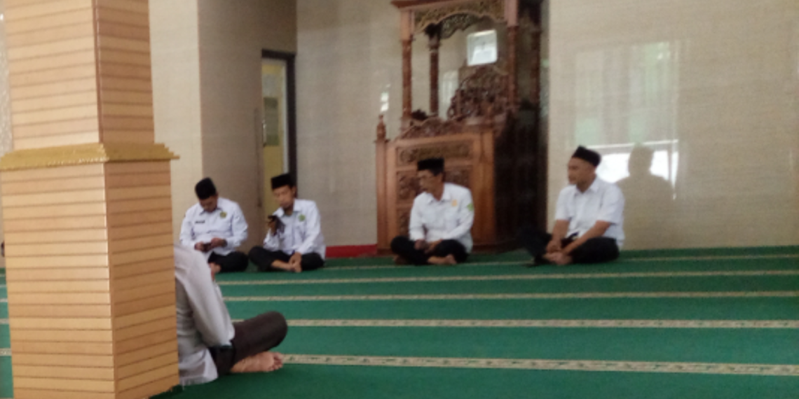 Hari Kedua Gema Selawat Kebangsaan, Kemenag Kabupaten Sukabumi Berselawat di Masjid Annur