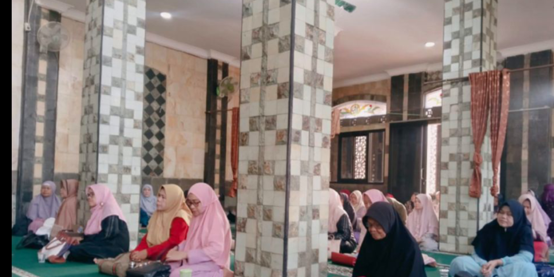 KUA Kecamatan Cicantayan Gelar Aurod Dalā’il al-Khayrāt, Implementasikan Semangat Gema Selawat Kebangsaan