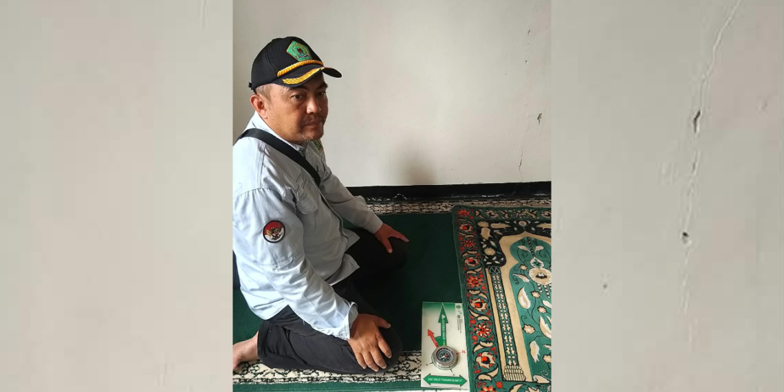 Penyuluh KUA Cidadap Kalibrasi Arah Kiblat Masjid Jami Nurul Huda