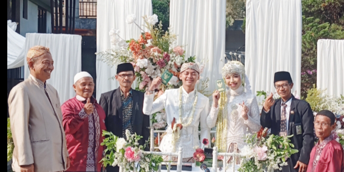 Penghulu KUA Parungkuda Laksanakan Akad Nikah di Gedung AL EL Bojongkokosan