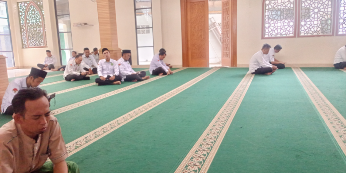 Gema Sholawat di Sela Aktivitas Kantor, Kemenag Kabupaten Sukabumi Perkuat Pembinaan Keagamaan