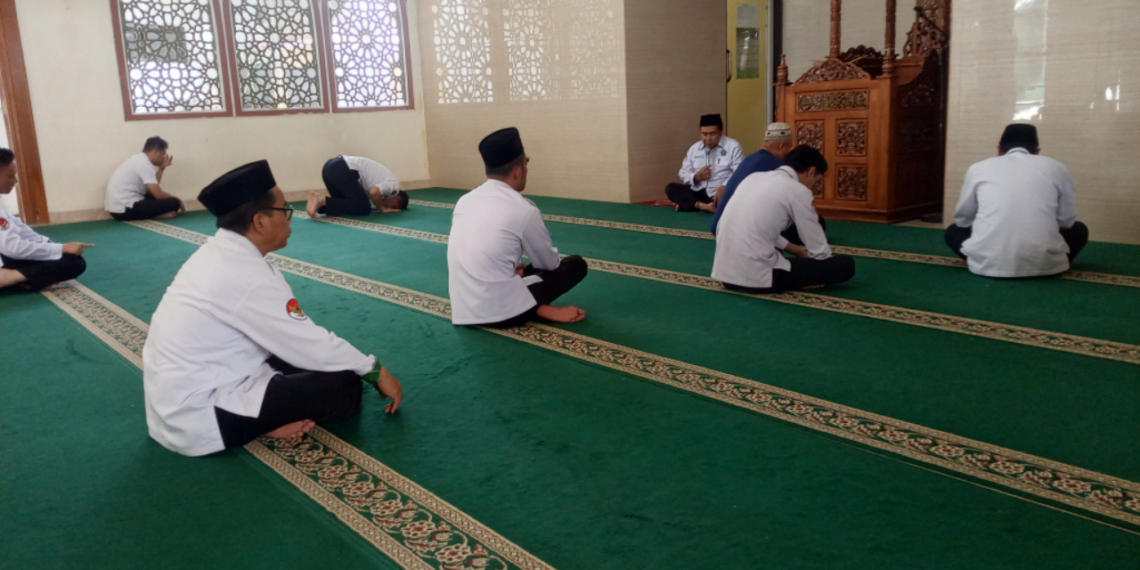 Kemenag Kabupaten Sukabumi Gema Sholawat Bersama Pegawai dan Jamaah Masjid Annur