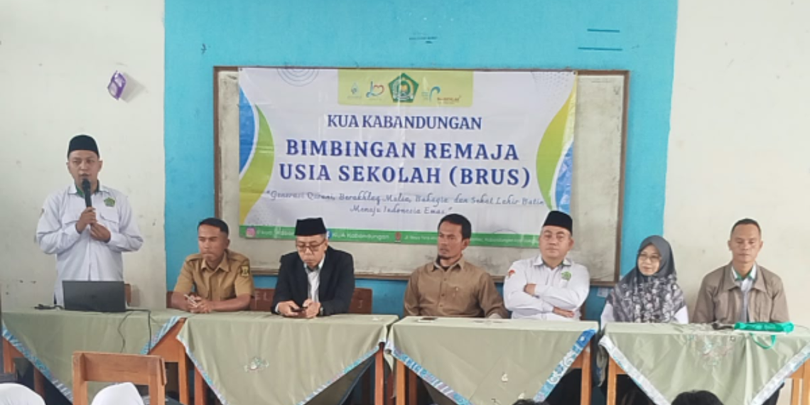 Sinergi KUA, Desa dan DPPKB Kabandungan Gelar BRUS di SMPN 1 Kabandungan