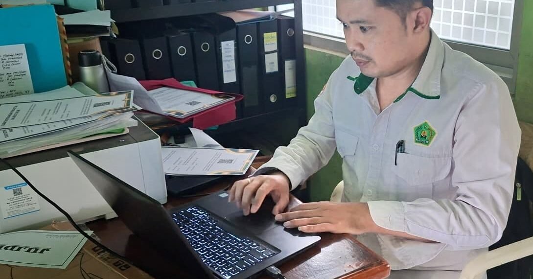 Digitalisasi Data Keagamaan, Penyuluh KUA Nagrak Optimalkan SIMPENAIS