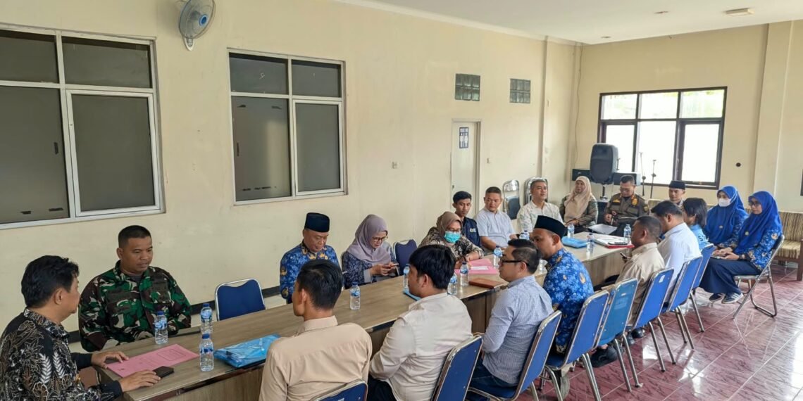 KUA Cicantayan Bahas Sertifikasi Halal dan Perizinan 10 SPPG dalam Rakor Lintas Sektor
