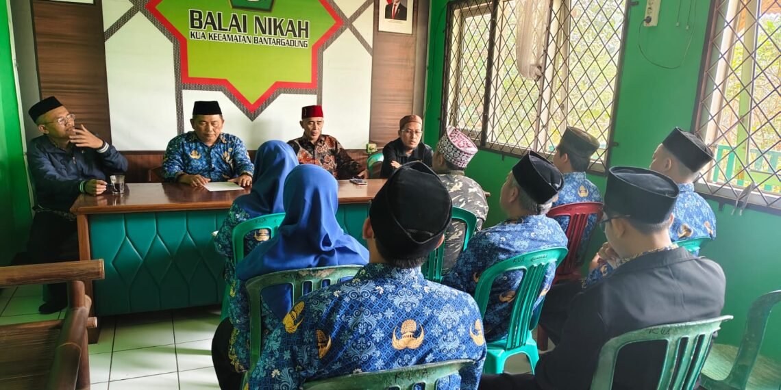 KUA Bantargadung Gelar Rakor Persiapan Hari Santri Nasional 2026