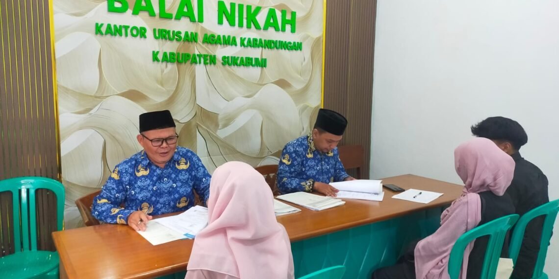 Pastikan Akurasi Data, Penghulu KUA Kabandungan Verifikasi Data Calon Pengantin