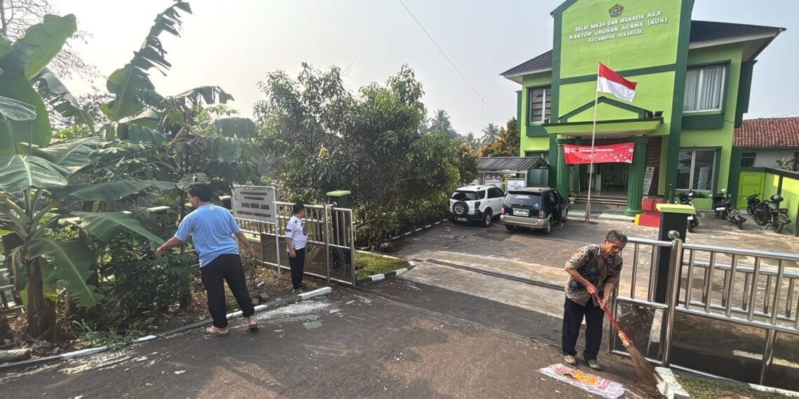 GEMAH ASRI dan Jumat Bersih, KUA Sukaraja Perkuat Kebersamaan dan Kepedulian Lingkungan