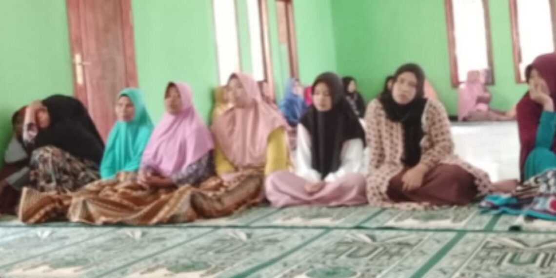 Penyuluh KUA Lengkong Bahas Istri Salehah dalam BIMLUH di MT Miftahul Falah