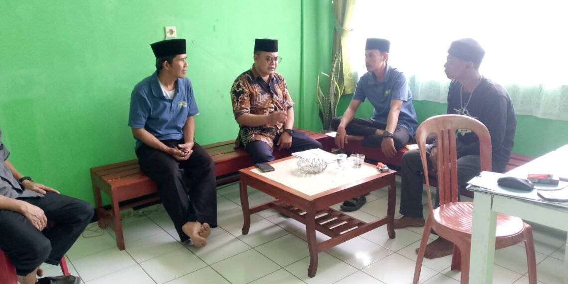 Kepala KUA Cibitung Berikan Layanan Konsultasi Wakaf bagi Warga Desa Cibitung