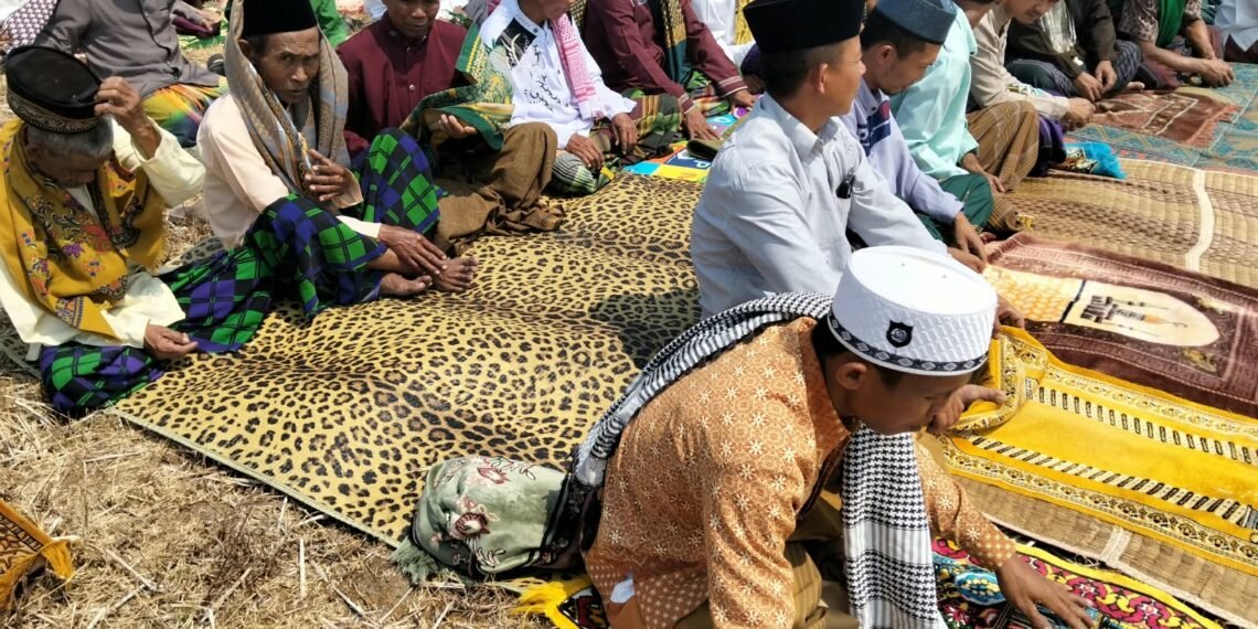 Penyuluh KUA Ciemas Laksanakan Salat Istisqa dan Berikan Penyuluhan di Desa Sidamulya